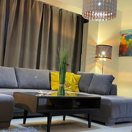 Apartment Happiness By Nicole Jutka, Visual Artist Olimp Zewnętrze zdjęcie