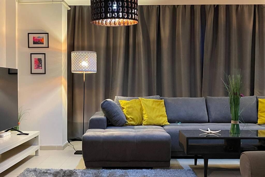 Apartment Happiness By Nicole Jutka, Visual Artist Olimp Zewnętrze zdjęcie