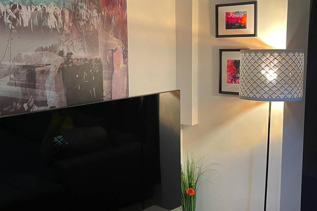 Apartment Happiness By Nicole Jutka, Visual Artist Olimp Zewnętrze zdjęcie