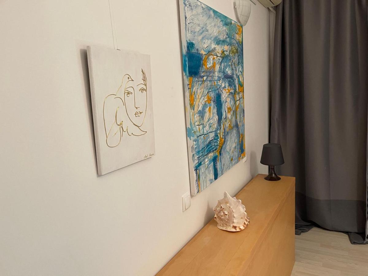 Apartment Happiness By Nicole Jutka, Visual Artist Olimp Zewnętrze zdjęcie