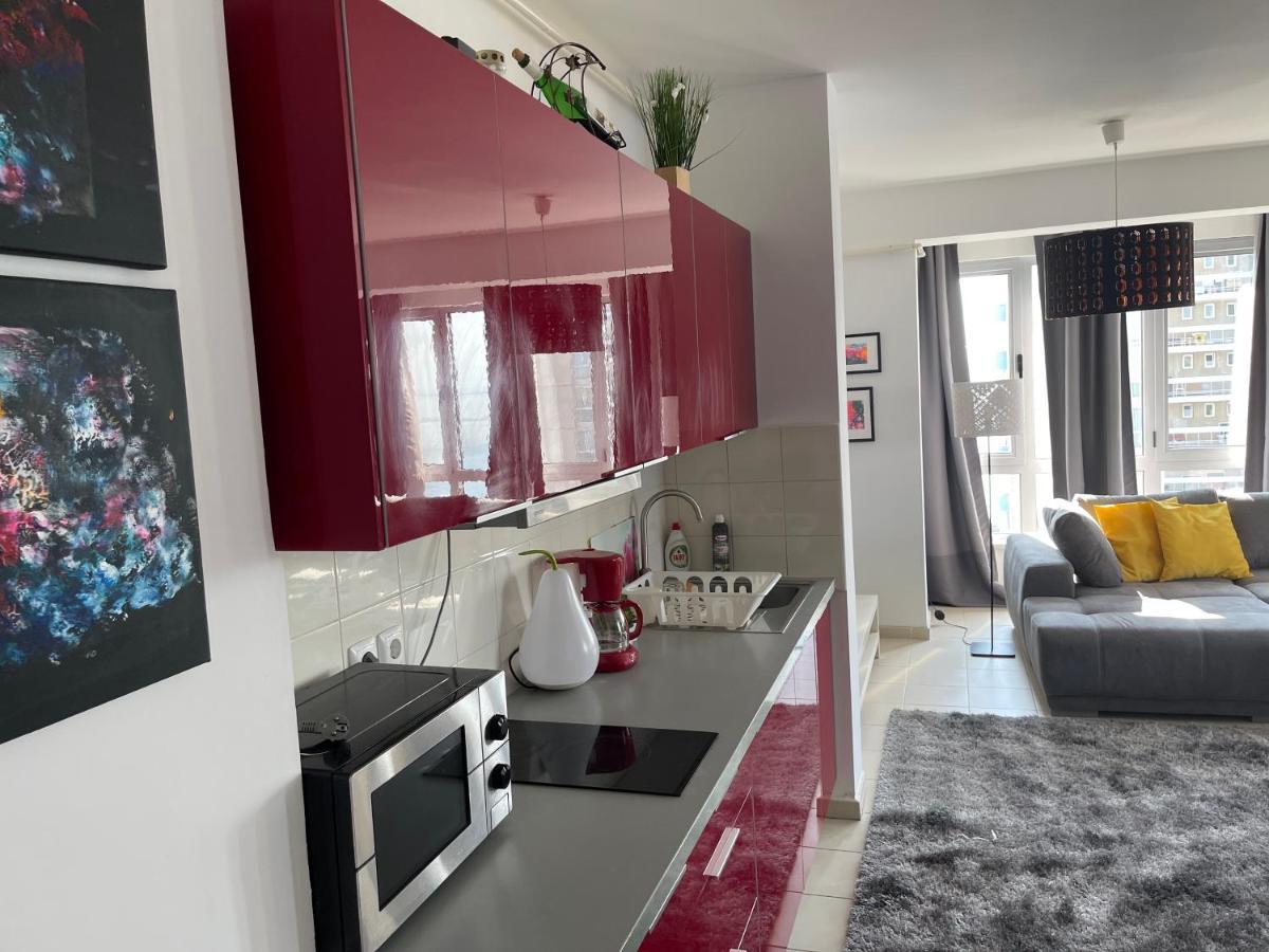 Apartment Happiness By Nicole Jutka, Visual Artist Olimp Zewnętrze zdjęcie