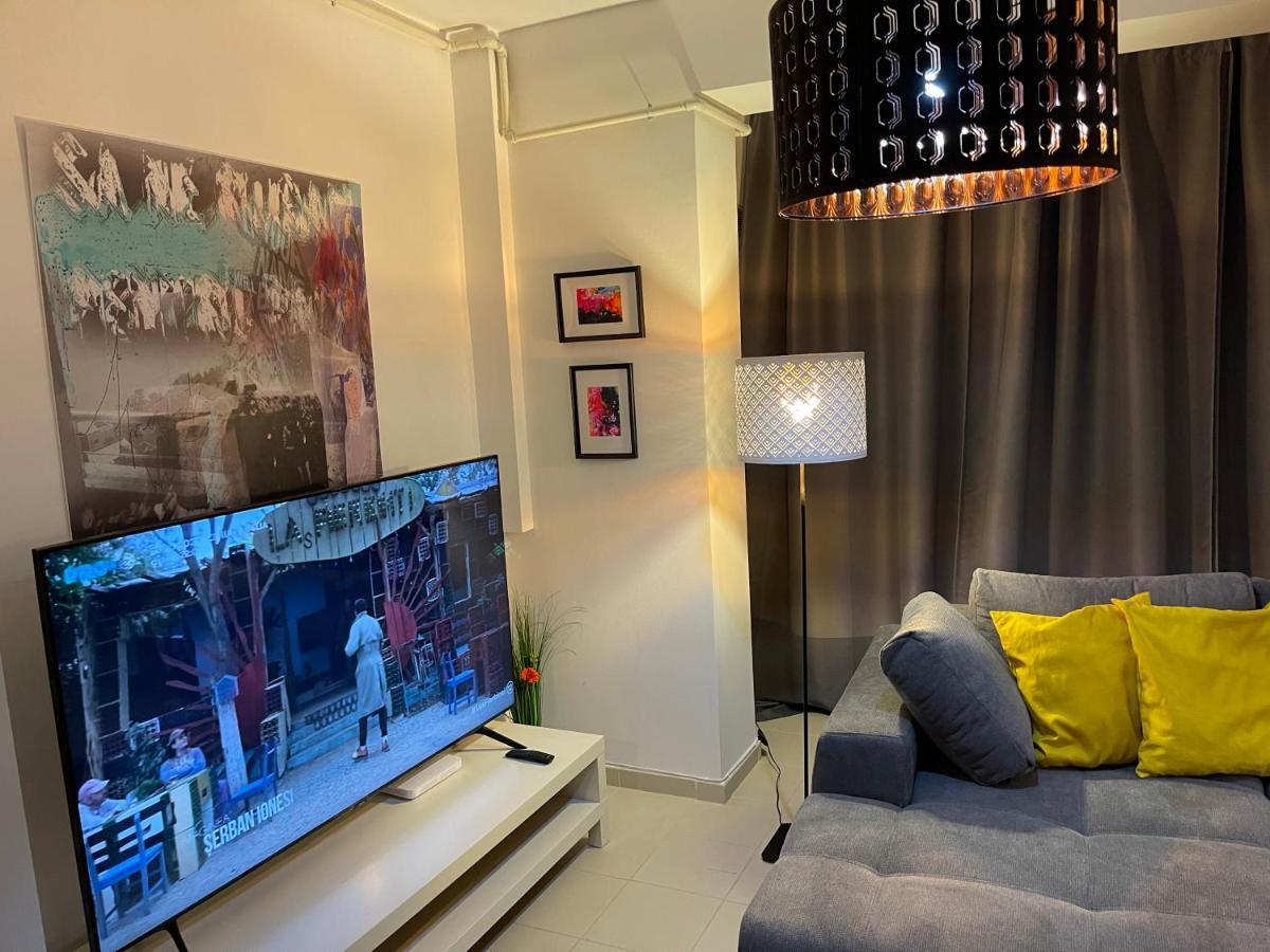 Apartment Happiness By Nicole Jutka, Visual Artist Olimp Zewnętrze zdjęcie