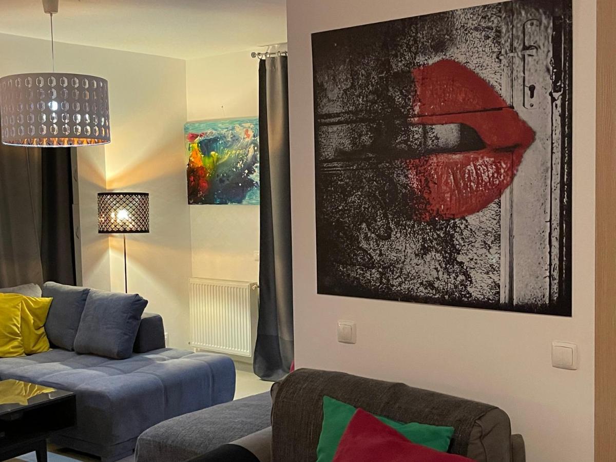 Apartment Happiness By Nicole Jutka, Visual Artist Olimp Zewnętrze zdjęcie